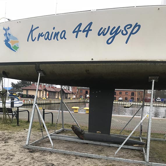 Jacht Cobra 41 jest powanie uszkodzony 