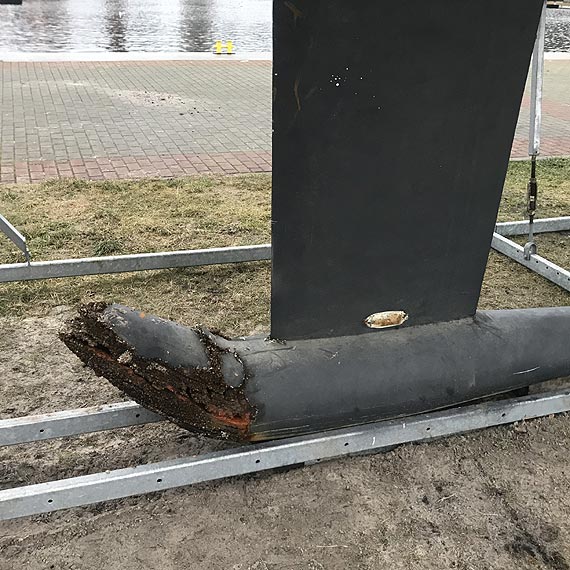 Jacht Cobra 41 jest poważnie uszkodzony