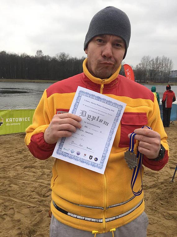 ¦winouj¶cianie na IV Mistrzostwach Polski w P³ywaniu Zimowym
