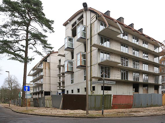 Zapomniana budowa na rogu Maachowskiego i Sienkiewicza w kocu ruszya!