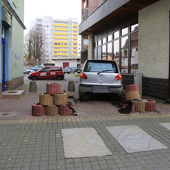 Uciekał matizem przed policjantami, popełniając przestępstwa i wykroczenia