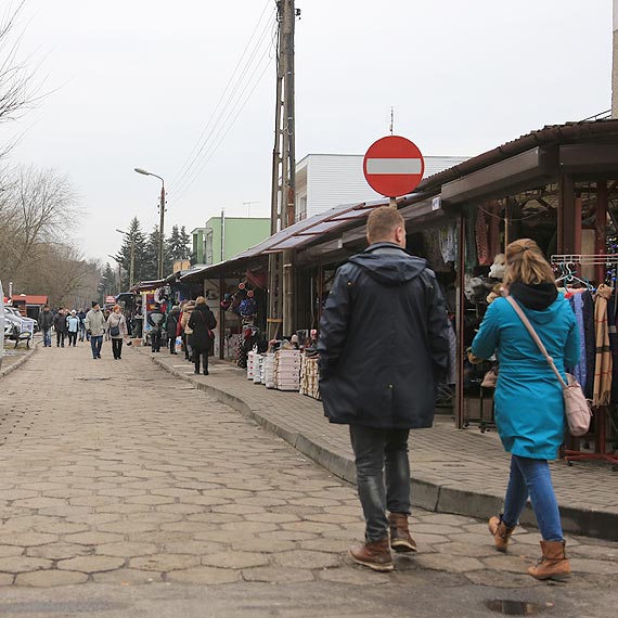 Czy zakaz handlu w niedziel obejmuje rwnie przygraniczny rynek?