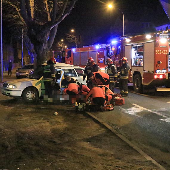 Wypadek z udziaem dwch samochodw. Policjanci apeluj do kierowcw o rozwag