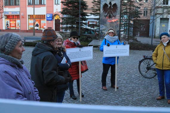 Ruch Obywatelski „Szary cz³owiek” kontynuuje protest w ¦winouj¶ciu