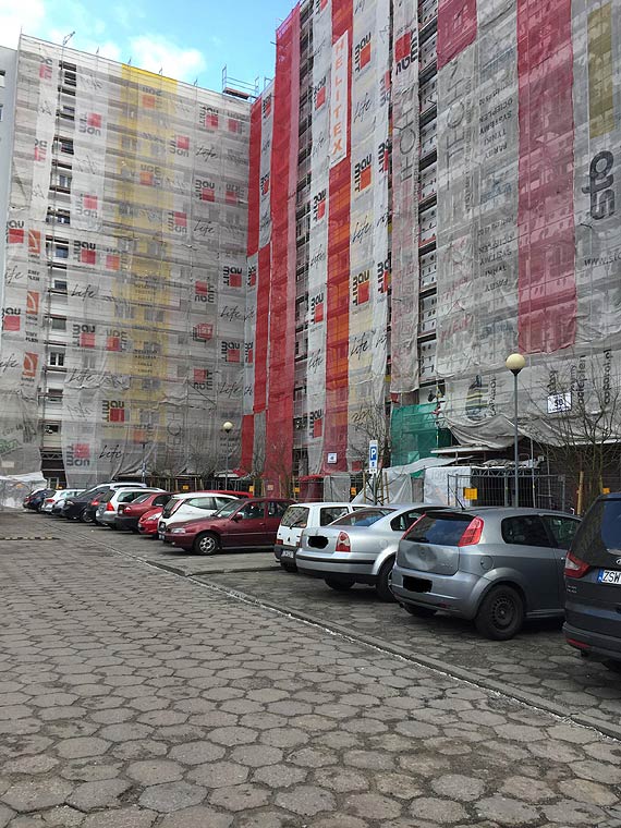 Pani Katarzyna prosi o pomoc w znalezieniu sprawcy uszkodzenia auta