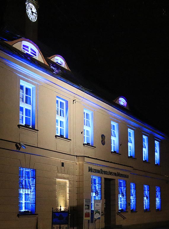 Nowe owietlenie Muzeum, czy rwnie drogie jak brzydkie?