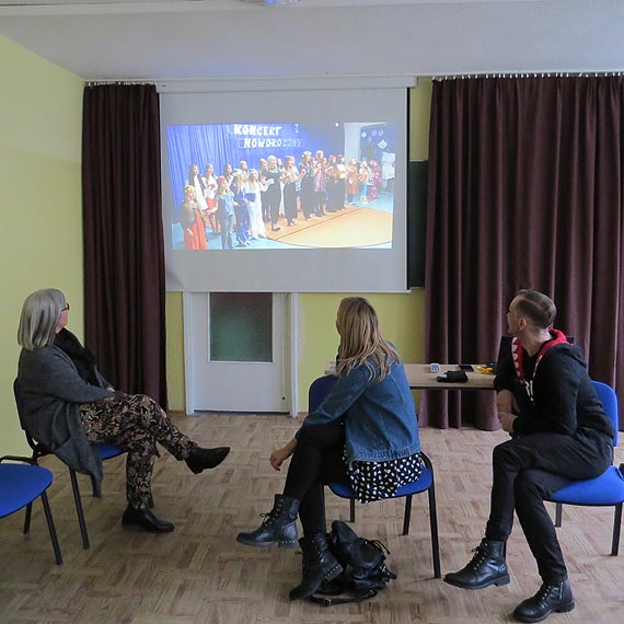 „Marzenie mam, wyśpiewam je..”, czyli jak spełniać swoje marzenia i realizować życiowe pasje, czyli spotkanie aktorów Teatru Roma z „małymi i młodymi artystami” XI Koncertu Noworocznego w Logosie