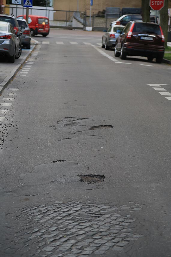 Dziur w budecie nie mamy - dziurawych drg w nadmiarze...