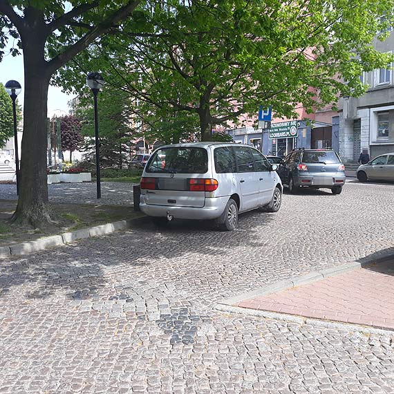 Sezon tu, tu, a mistrzw parkowania nie brakuje