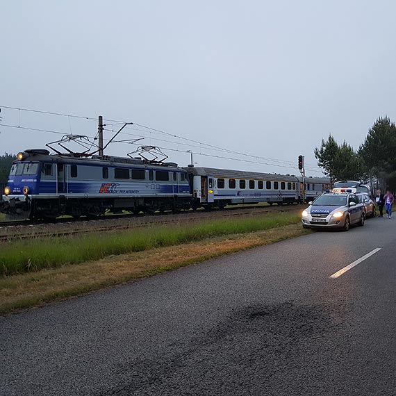 Mężczyzna na niedozwolonym przejściu został potrącony przez pociąg relacji Przemyśl - Świnoujście