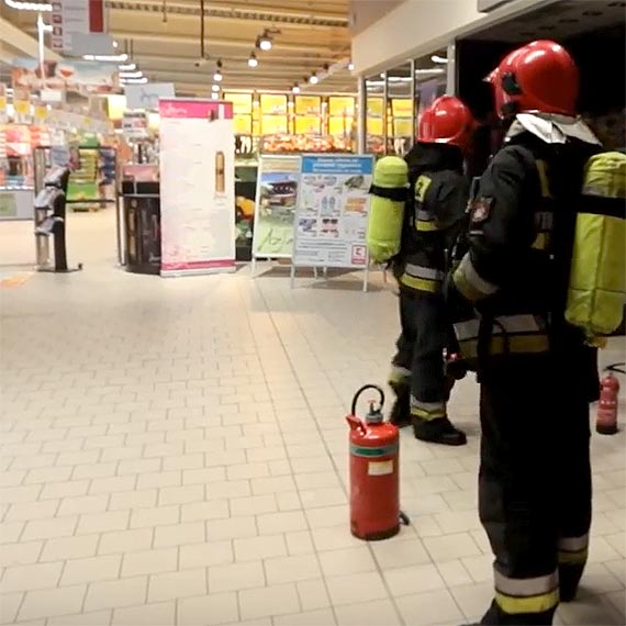 W nocy mia pali si Kaufland. Do akcji ruszyli straacy 