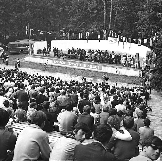 „Tak kiedy byo” - zabieramy Czytelnikw w sentymentaln podr szlakiem czarno-biaych fotografii – „Odra”, Juliusz Hebel