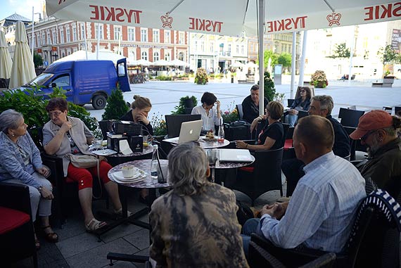 „Misja polityczna we współczesnej Polsce” - publiczna debata odbyła się na Placu Wolności