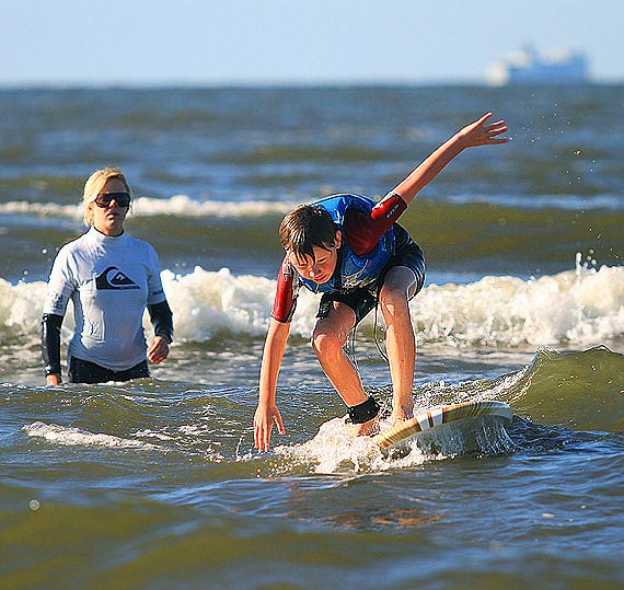 KiteJunkies po raz kolejny zawładną plażą i morzem! Już dzisiaj przyjdź i rozpocznij przygodę z deską!