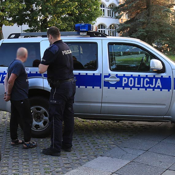 Świadek ujął mężczyznę, który rowerem potrącił staruszkę