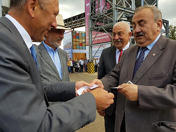 Jeden z najwikszych elewatorw w basenie Morza Batyckiego powsta w winoujciu. Dzi zosta oddany do uytku