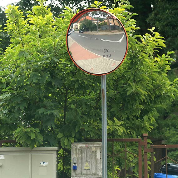 Lustro wieci czystoci! Poranek powitao nieskaziteln powierzchni