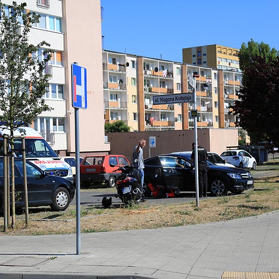 Kierowca mercedesa spowodowa kolizj z motocyklist