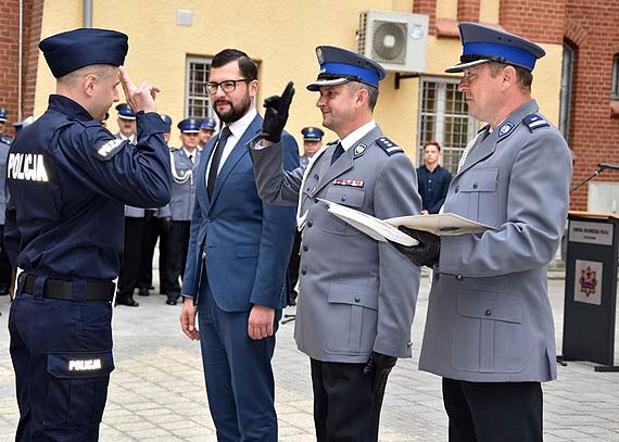 Kolejni policjanci wypowiedzieli słowa Roty...