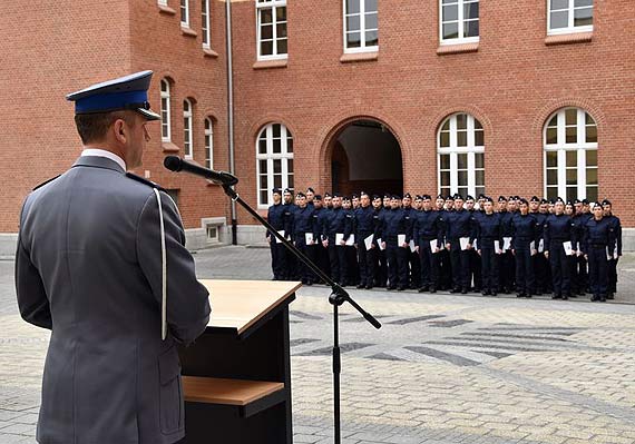 Kolejni policjanci wypowiedzieli słowa Roty...