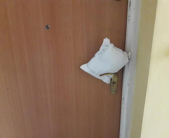 Listonosz ju nie puka dwa razy... Jak Poczta Polska dostarcza listy priorytetowe