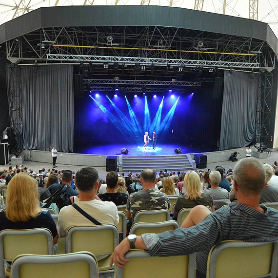 Magia zawadna amfiteatrem w winoujciu! Wszystko za spraw Teatru Magii Macieja Pola!