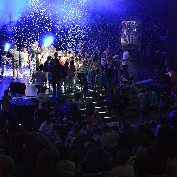 Magia zawadna amfiteatrem w winoujciu! Wszystko za spraw Teatru Magii Macieja Pola!
