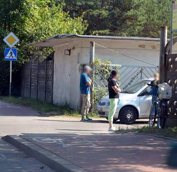 Przestraszya si i uderzya w samochd