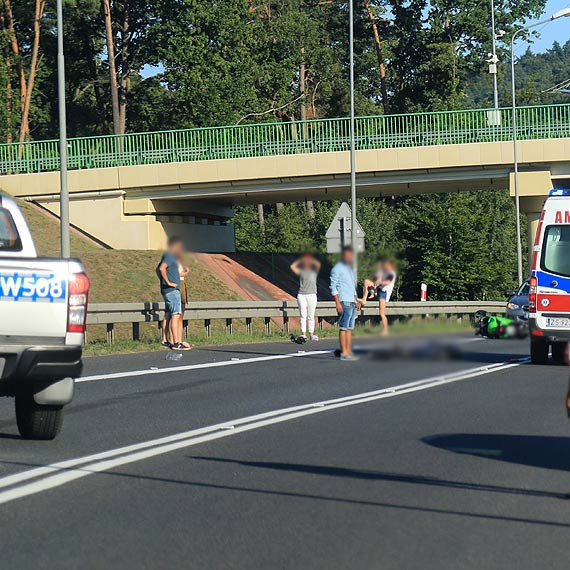 Motocyklista zosta przejechany przez TIR-a - bardzo grony wypadek pod Midzyzdrojami