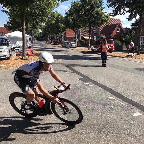 Robert Karaś mistrzem i rekordzistą świata w potrójnym Ironmanie! Ultraheros!