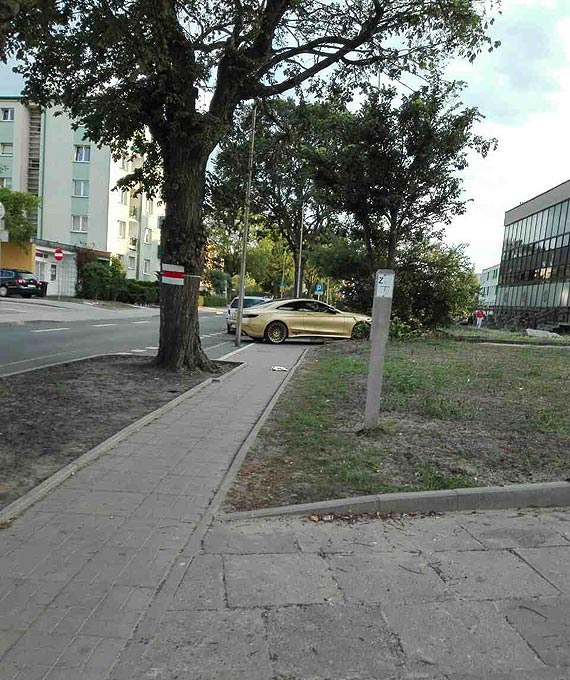 Blokada chodnika przy Kociuszki?