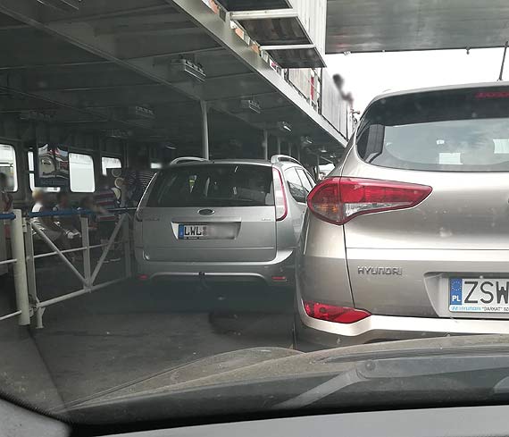 Czytelnik: Dlaczego samochody na obcych tablicach rejestracyjnych pywaj Bielikami?