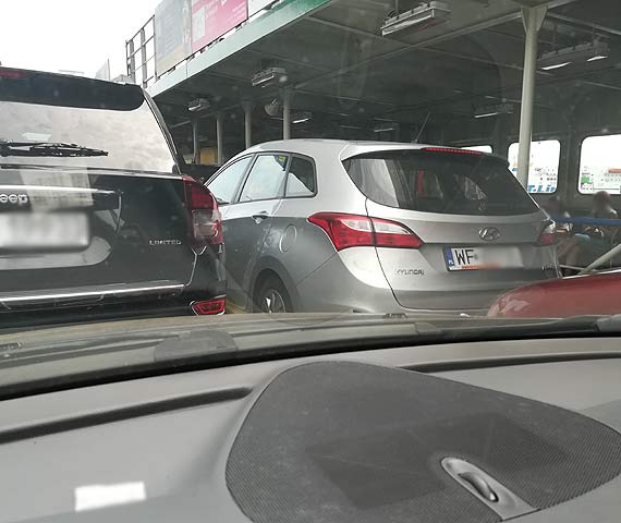 Czytelnik: Dlaczego samochody na obcych tablicach rejestracyjnych pywaj Bielikami?