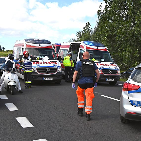 Karambol z udziałem 4 samochodów osobowych!