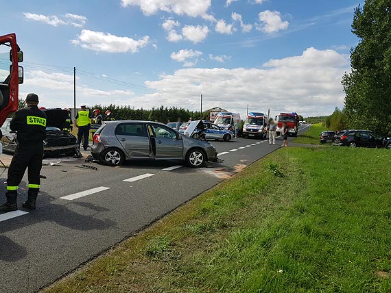 Karambol z udziałem 4 samochodów osobowych!