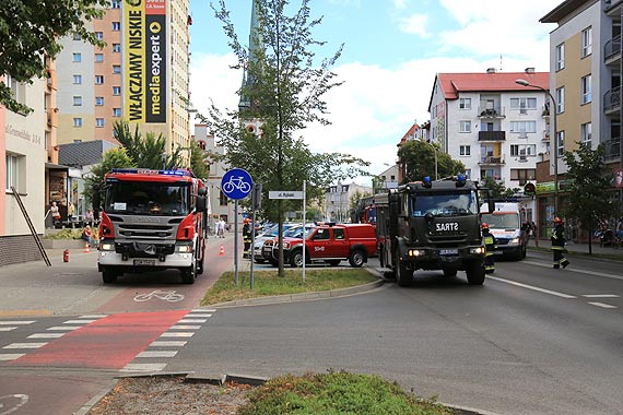 Cztery wozy strażackie przyjechały na interwencję. Przyczyną alarmu okazała się przypalona patelnia