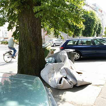 Śmieci w centrum miasta