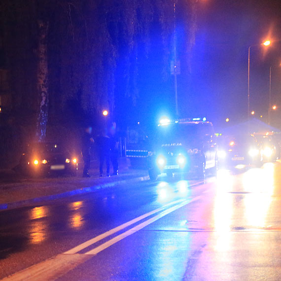 Brawurowa jazda skończyła się na drzewie