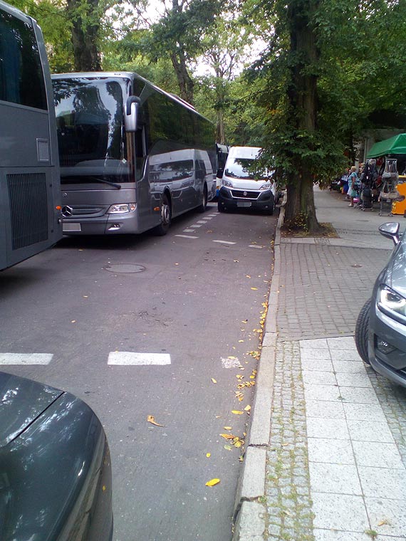 Mieszkanka zwraca uwag na komplikacje zwizane z ruchem ulic Pisudskiego