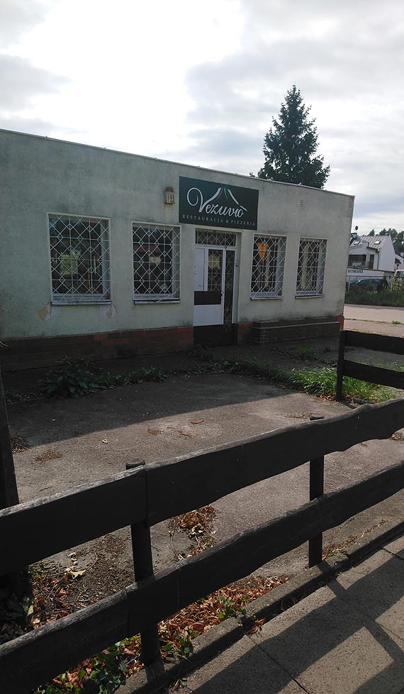 Codzienne libacje w starej restauracji na Warszowie. Mieszkanka pyta, gdzie jest waciciel lokalu?