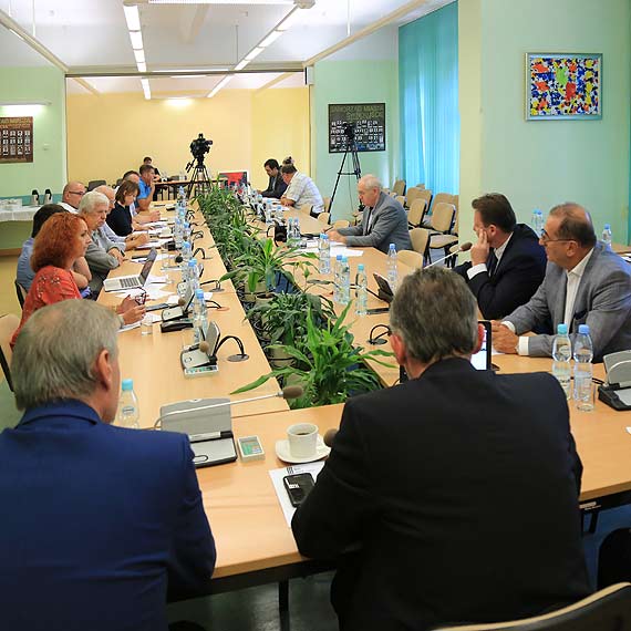 Radnym zabrako,,, mocy(?), woli(?), determinacji(?) Uchway obkowe musz jeszcze poczeka