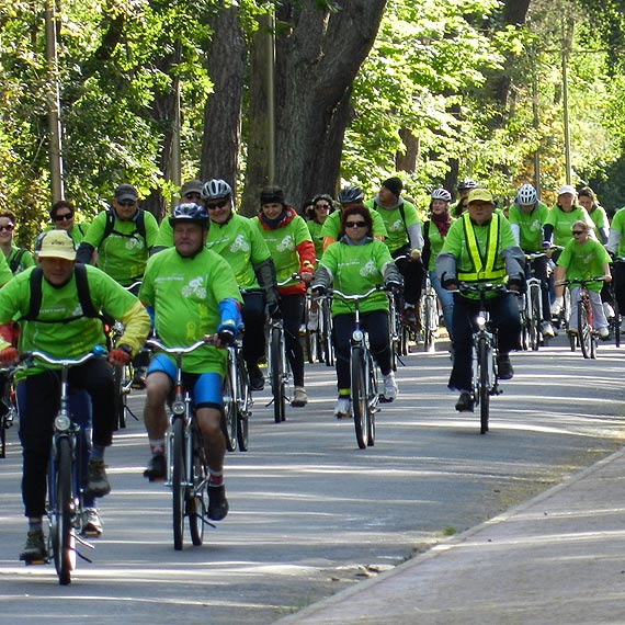 Zapisy na Masę Krytyczną. Biało – czerwone koszulki dla pierwszych 300 rowerzystów