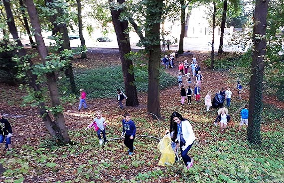 Dzi Sprztanie wiata. Co wyrzucamy do parkw?