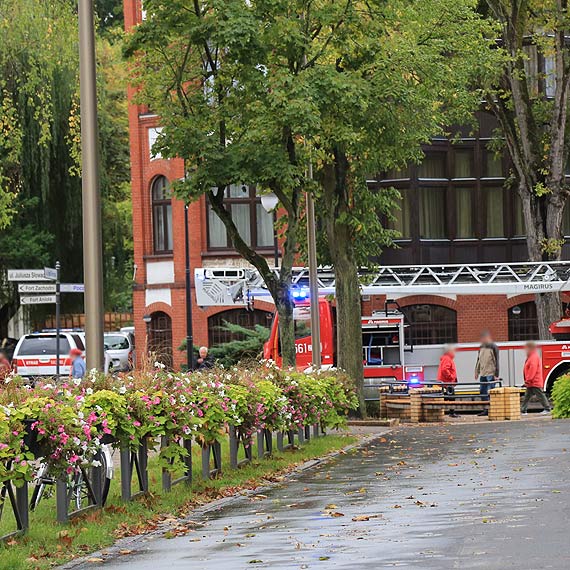Straacy przy jednym z sanatoriw. Ruch na Sowackiego zosta zablokowany