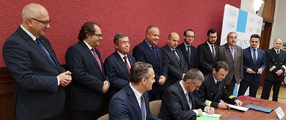 Umowa na pogbienie toru wodnego do Szczecina podpisana