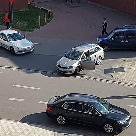 Kierująca autem nie ustąpiła pierwszeństwa motorowerzyście