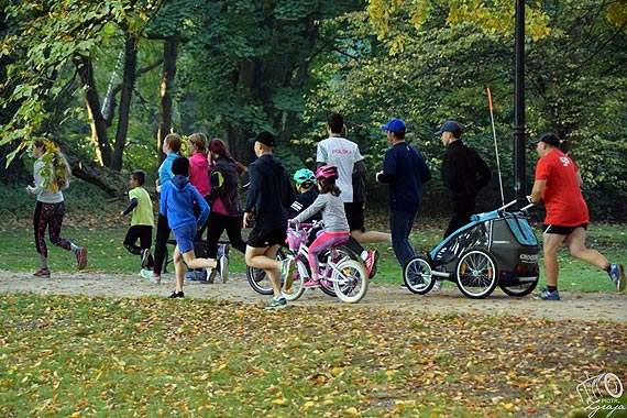 W d±¿eniu do doskona³o¶ci i kszta³towania dobrych nawyków przybyli na parkrun