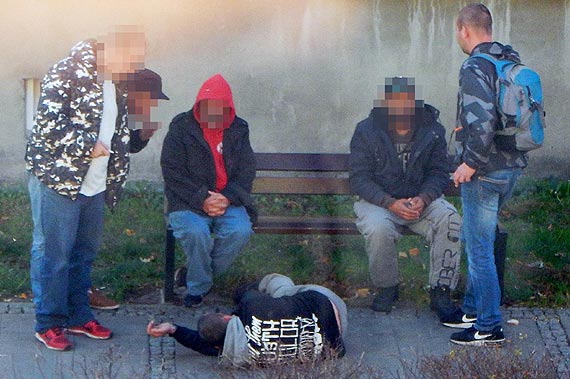 Czytelnik: Wadza zajta wyborami a w miecie mona krci western!