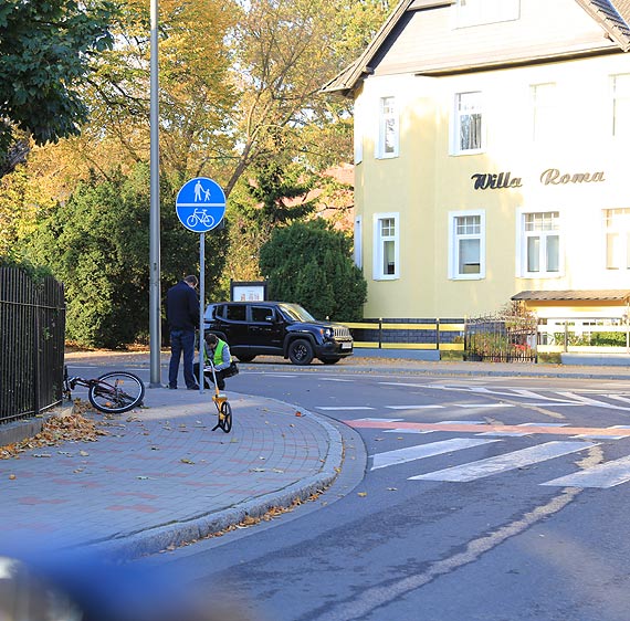 Zderzenie rowerzystw zakoczyo si pobytem w szpitalu. Policjanci ustalaj, jak do tego doszo…