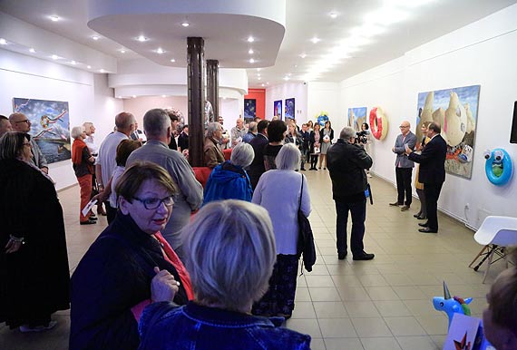 Spełniona utopia małych rzeczy, czyli o malarstwie Julii Curyło